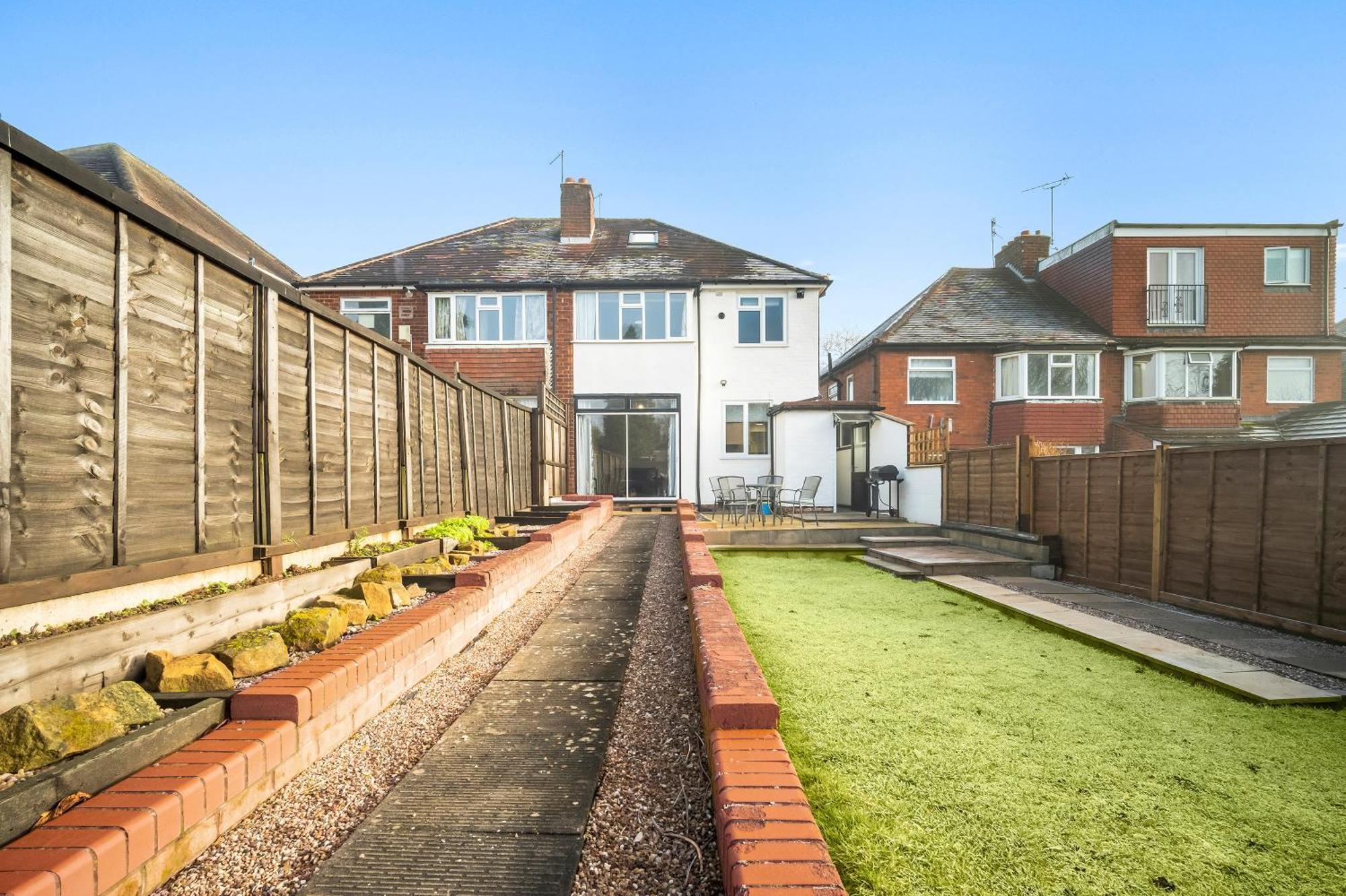 Modern Stylish Home, Garden, Parking, Wifi Families Contractors Holiday home *