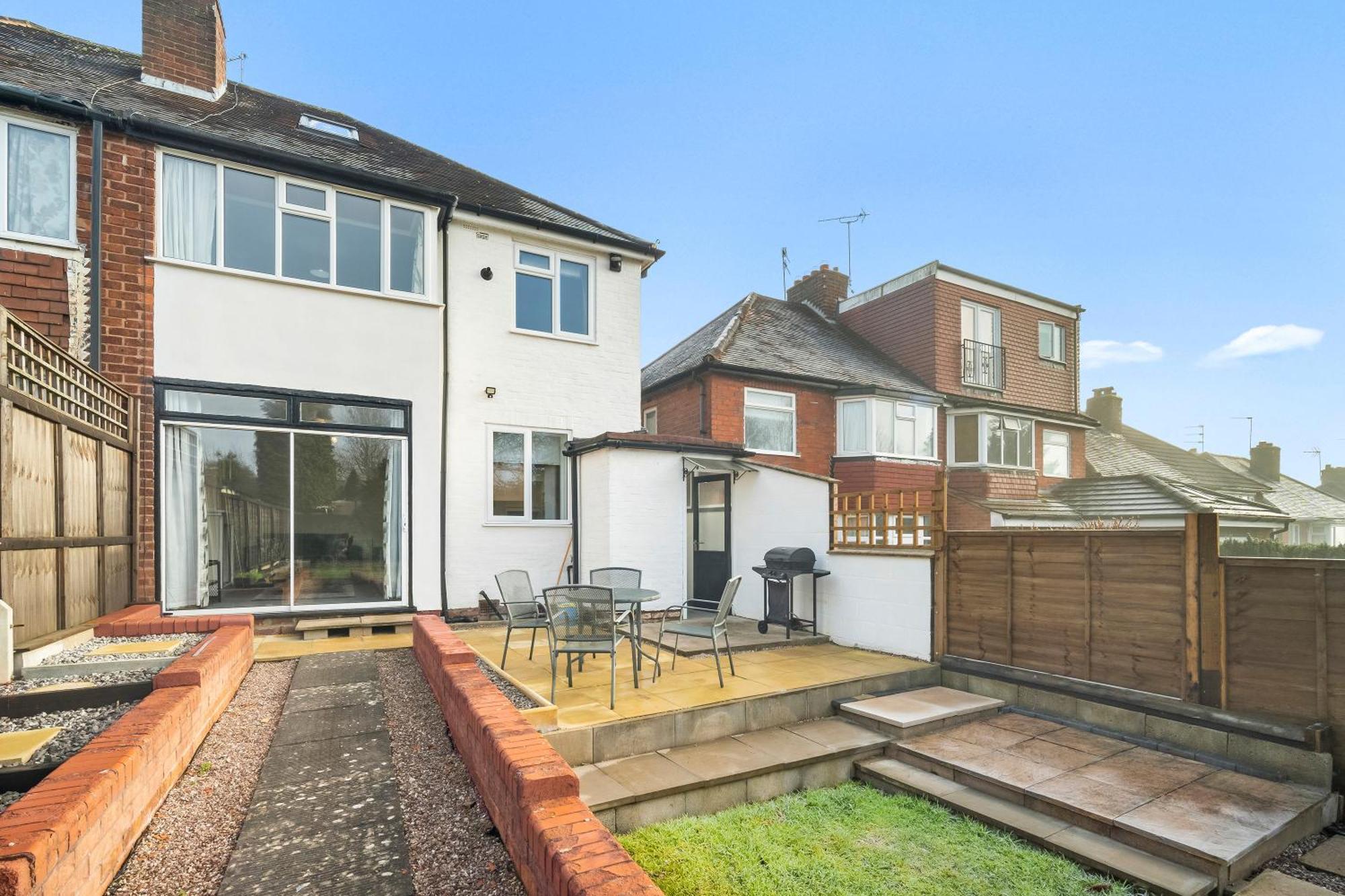 Modern Stylish Home, Garden, Parking, Wifi Families Contractors Holiday home