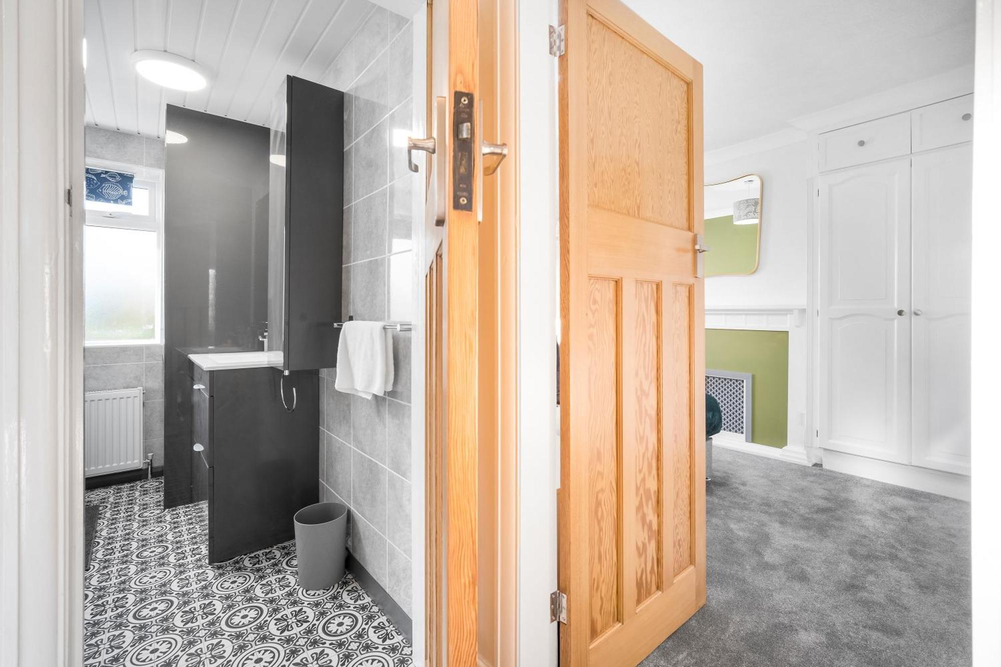 Modern Stylish Home, Garden, Parking, Wifi Families Contractors Holiday home Birmingham