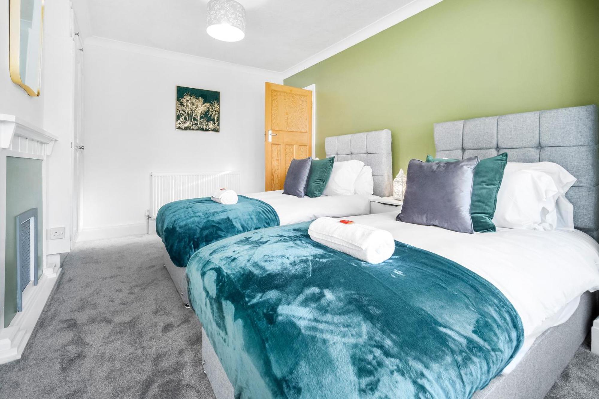 Holiday home Modern Stylish Home, Garden, Parking, Wifi Families Contractors Birmingham