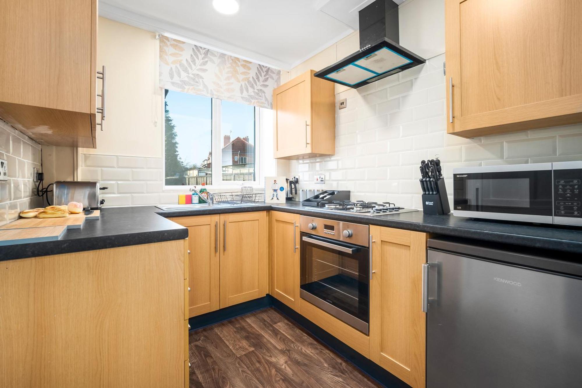 Modern Stylish Home, Garden, Parking, Wifi Families Contractors Birmingham